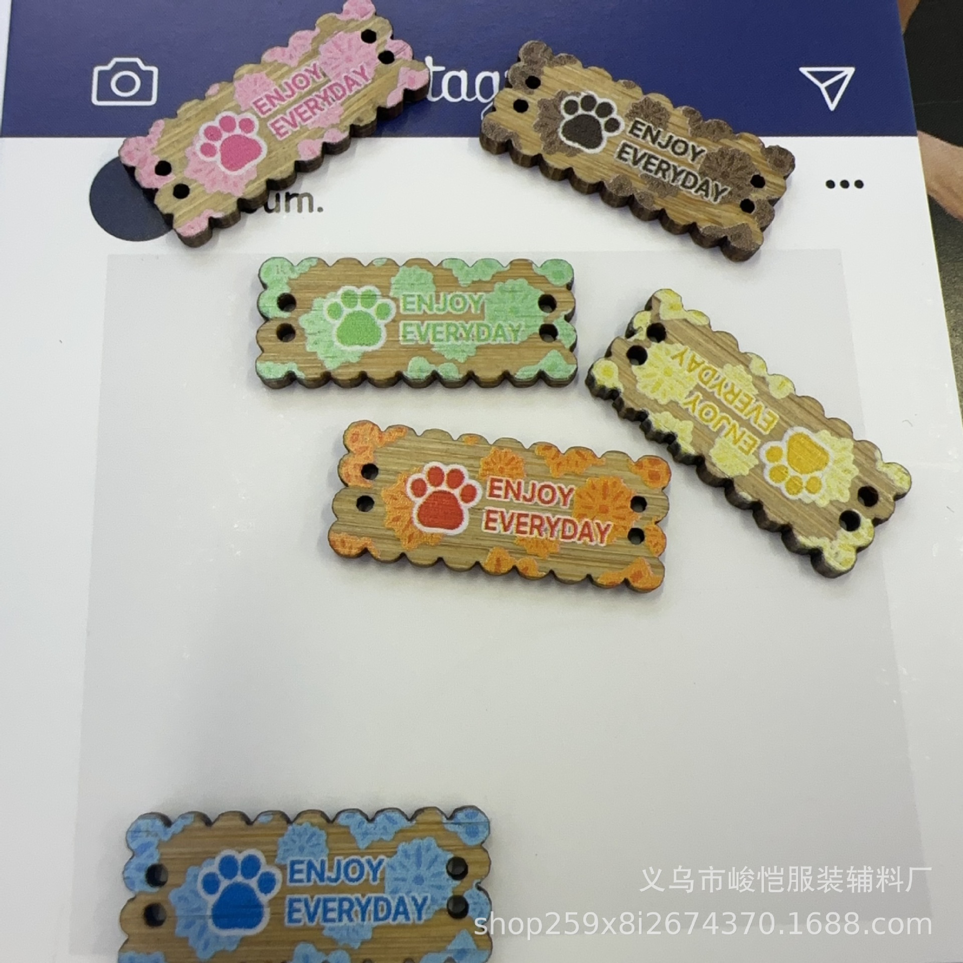 d jewelry accessories: Bamboo, wood, printed, handcrafted characters, wooden nameplates, solid wood buttons, various shapes in stock pic 9