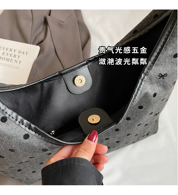 通勤大容量女包新款流行波点单肩包时尚百搭托特水桶包都市斜挎包详情4