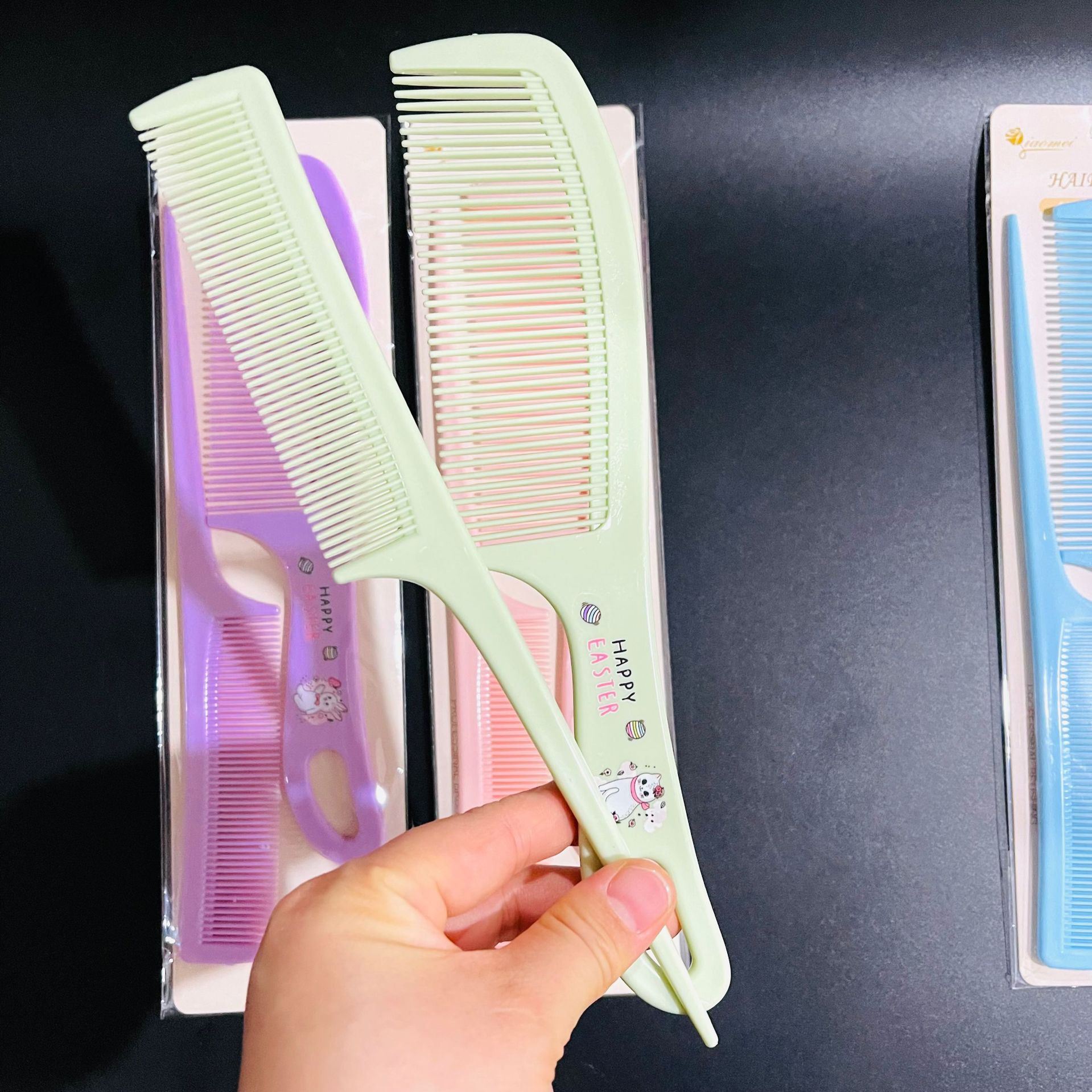 【 Zone 3-11 】9013 pairs of combs, 20 yuan per package, 1200 yuan per piece. Large and small pairs of plastic hair combs, two-piece set of combs, 1 yuan. Wholesale supply from street stalls and night markets pic 2