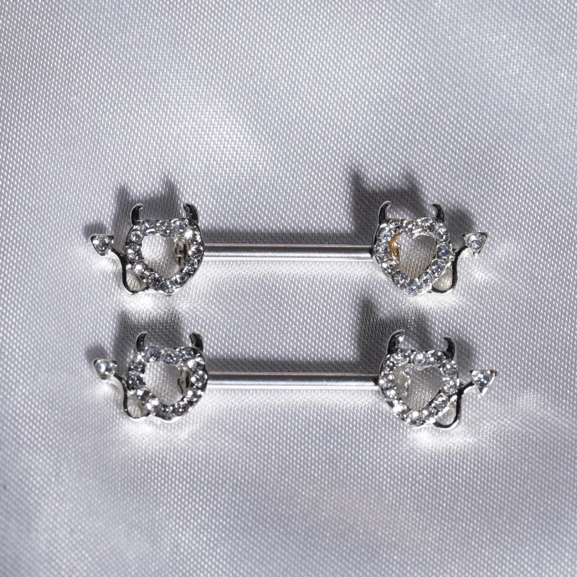 厂家直销爆款外贸小恶魔乳钉不锈钢多色乳环跨境热销新品穿刺饰品详情6