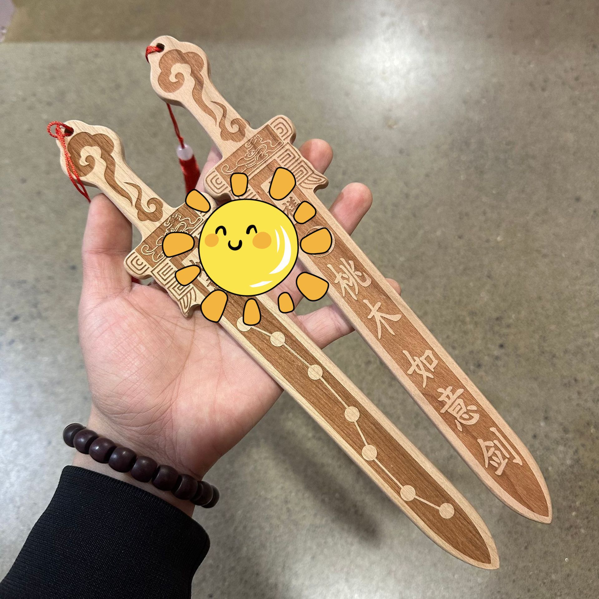 桃木剑原色一体剑雕刻桃木斧挂件小号宝剑儿童玩具工艺桃木剑批发详情34