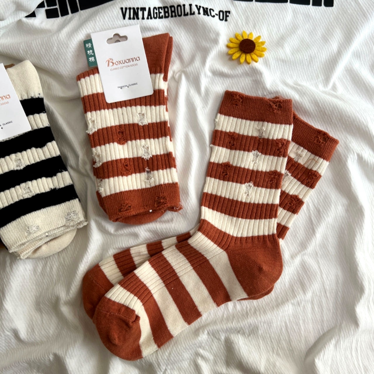 供商超纯色加厚袜子女秋冬中筒袜吸汗防臭棉袜男女士保暖长袜批发详情14