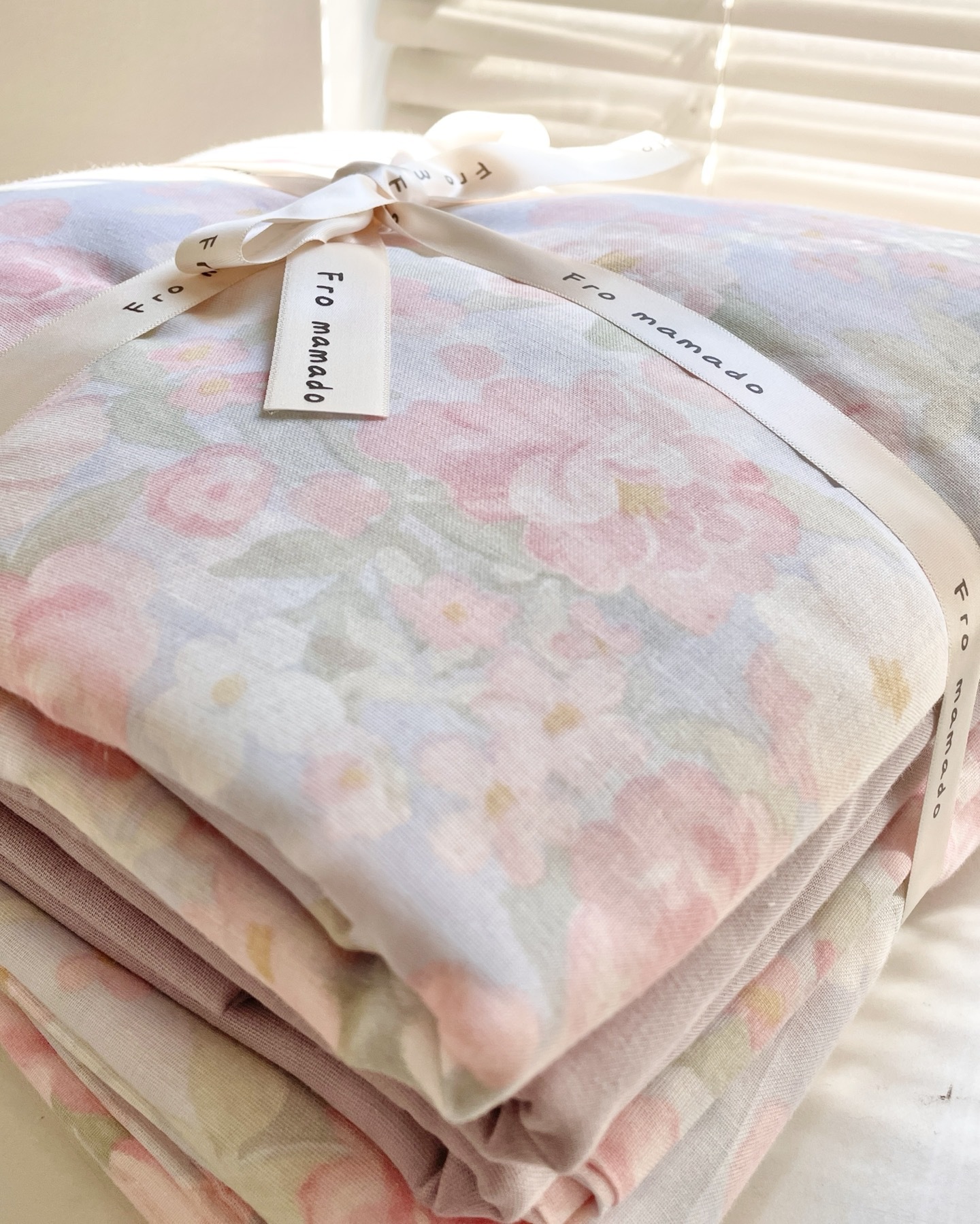 A set of three or four pieces with fresh small floral print double-layer yarn, pure cotton soft naked sleeping quilt cover and cartoon bedding pic 88