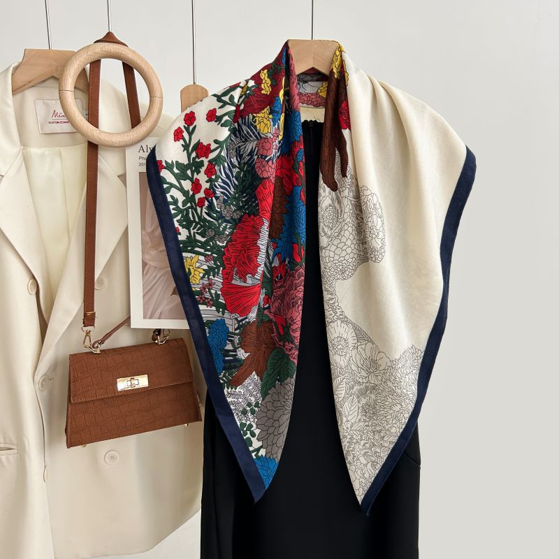 秋冬韩版白色花朵印花清新优雅90方巾人字纹披肩柔软亲肤保暖围巾详情11