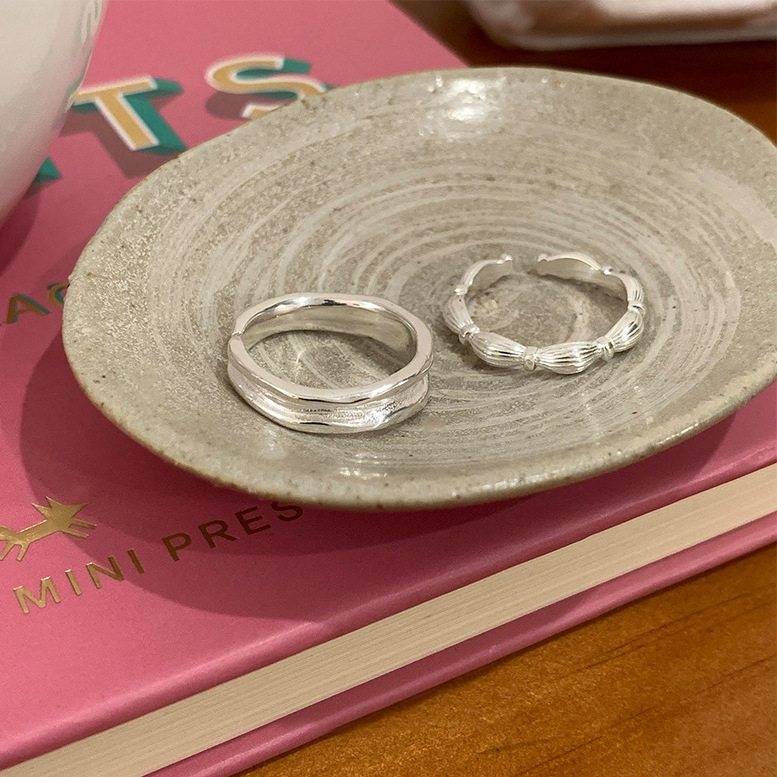 The ins niche design texture S925 sterling silver ring is a simple, luxurious and high-end index finger ring for women. It can be adjusted pic 5