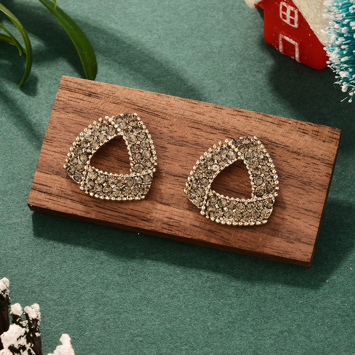 Christmas-themed earrings, fashionable, creative and exquisite, new European and American style, simple and light luxury, autumn and winter earrings wholesale pic 25