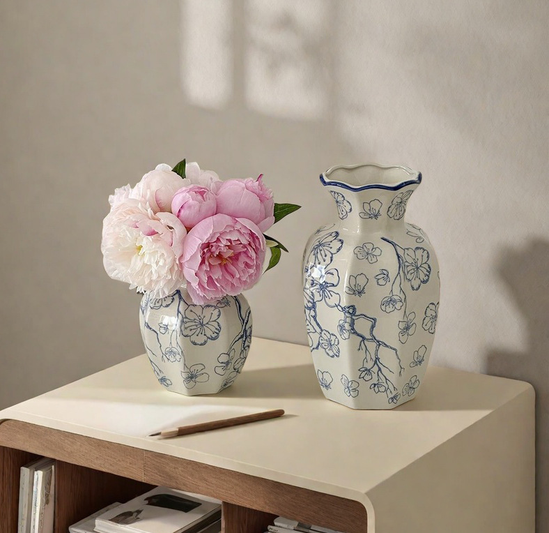 A new Chinese-style high-end retro blue and white porcelain octagonal ceramic vase, a realistic flower arrangement decorative item for the entrance hall of the living and dining room pic 5