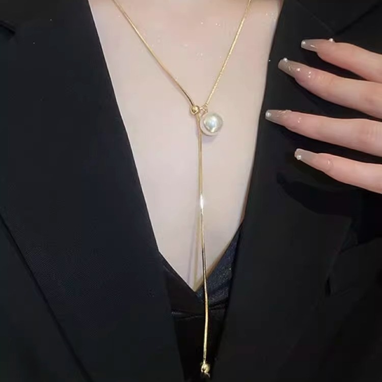 Design sense pearl pull-out necklace for women, 2023 new trendy titanium steel, does not fade, elegant and versatile neckchain collarbone chain pic 5