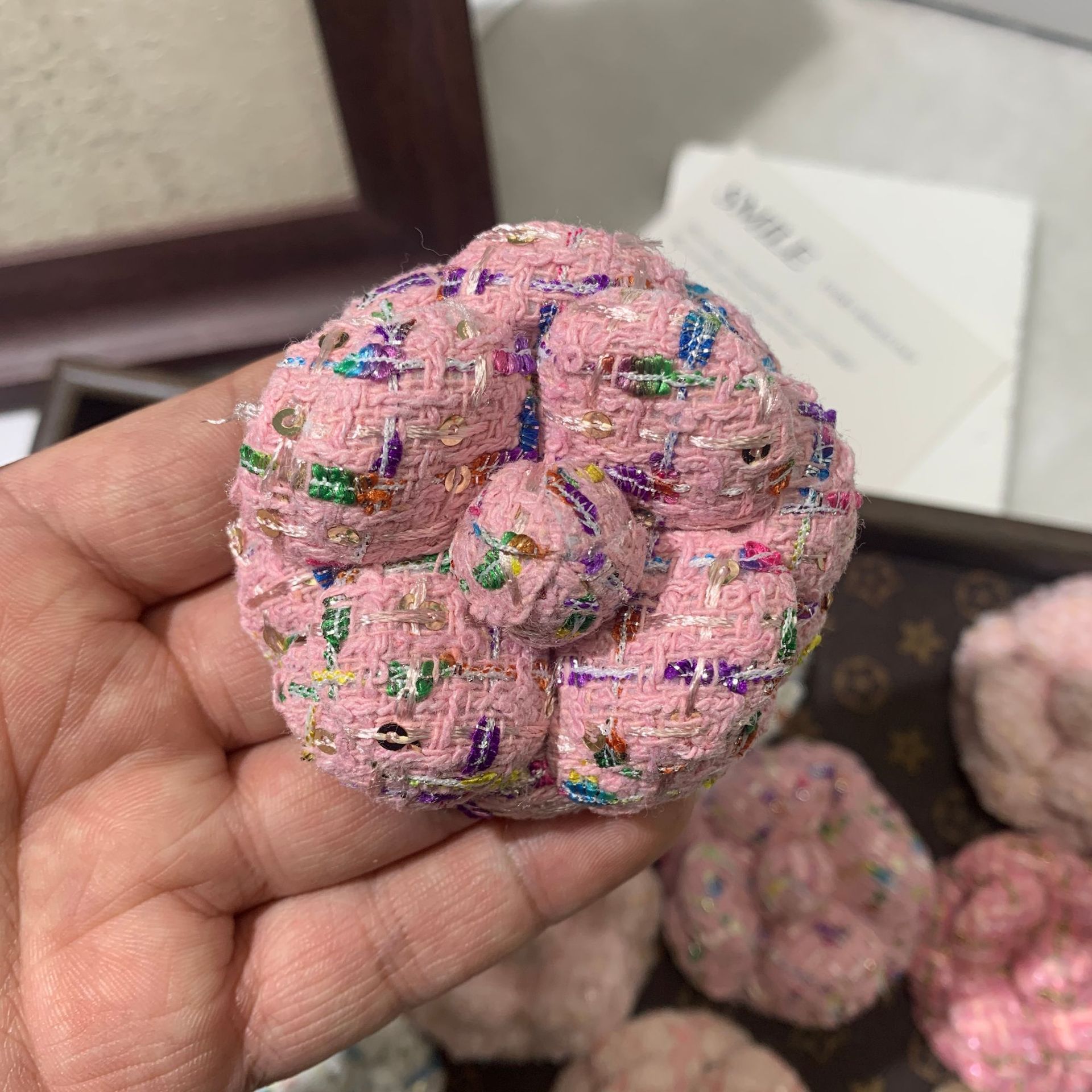 New 6.8cm high-end small fragrant flower nib super shaped flower camellia accessory brooch with a flower clip on the head pic 6