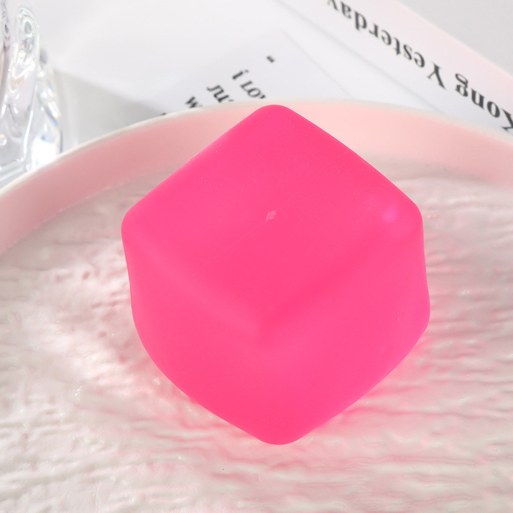Four-color square kneading fun slow-rebound ice cube stress-relieving toy, a popular maltose release block pic 11
