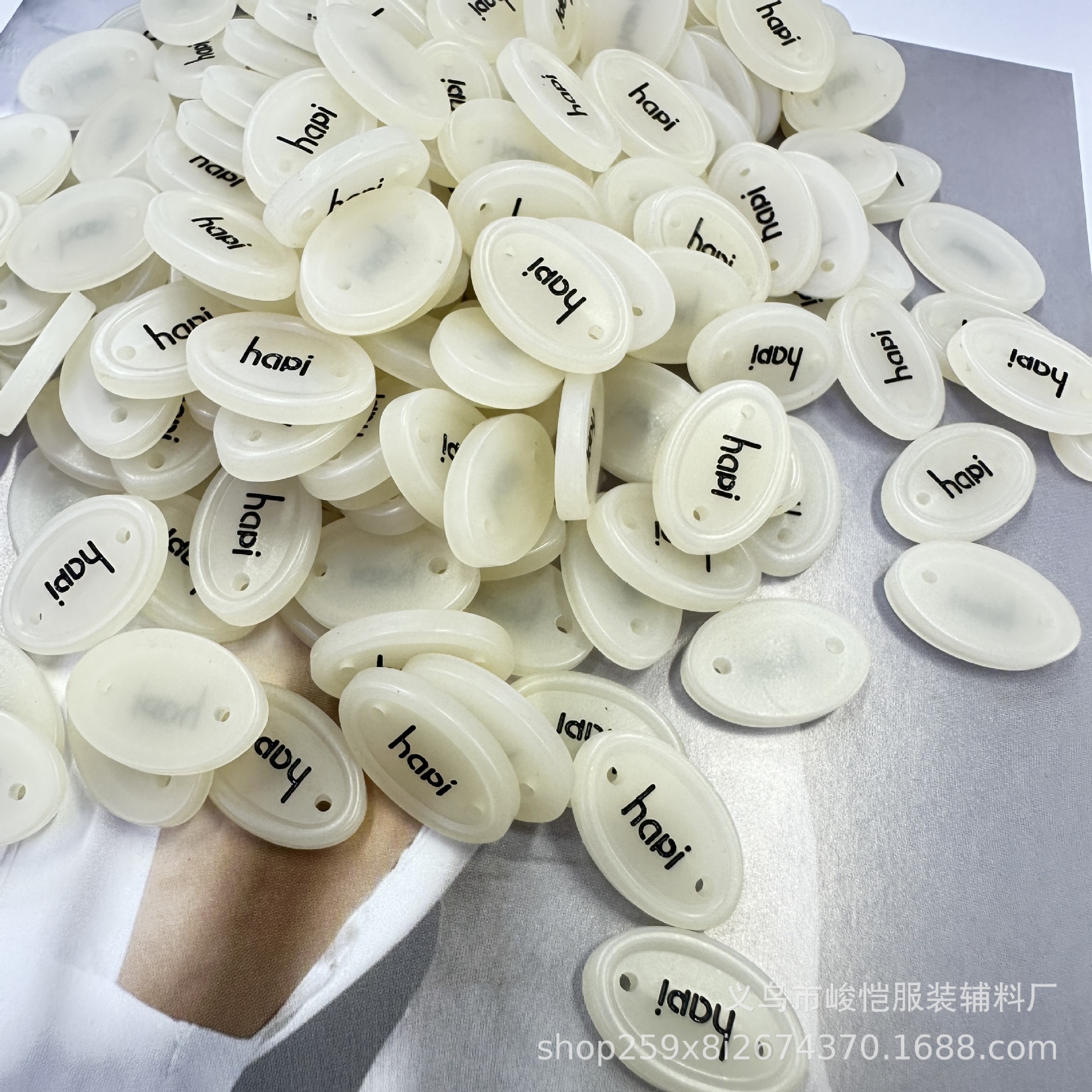 树脂雕刻激光吊牌logo服装辅料配饰diy饰品 小挂件详情3