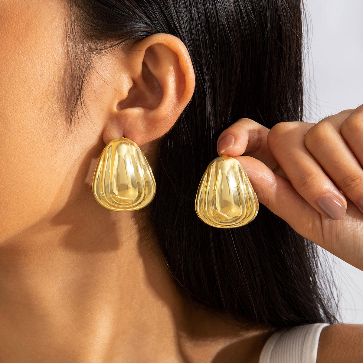 欧美跨境金色八字麻花大水滴铁质耳环设计感几何方形扭纹耳坠耳饰详情11