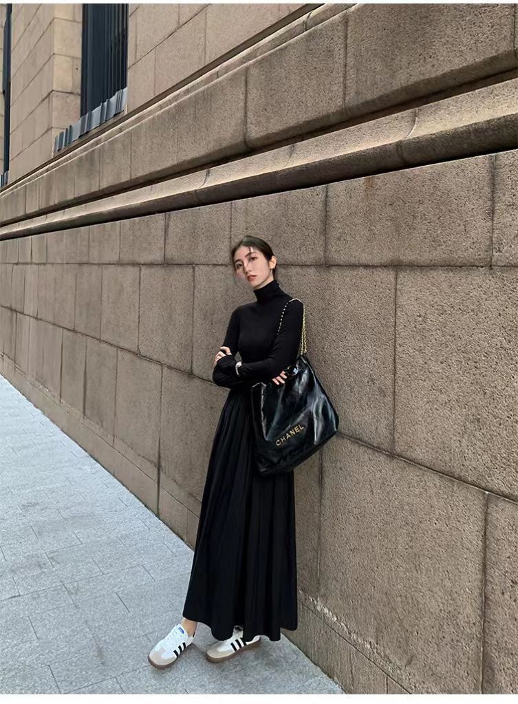 This high-end Hepburn stylish dress is a new Korean style for women in the autumn of 2024. It looks slimming with a knee-length base layer and a long skirt underneath pic 8