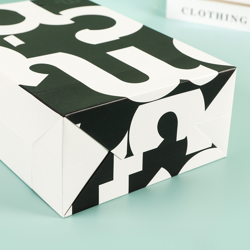 Hand-held paper bags are available for wholesale, including gift shopping bags, clothing bags, gift bags, cosmetics and jewelry bags. Logos can be printed pic 11