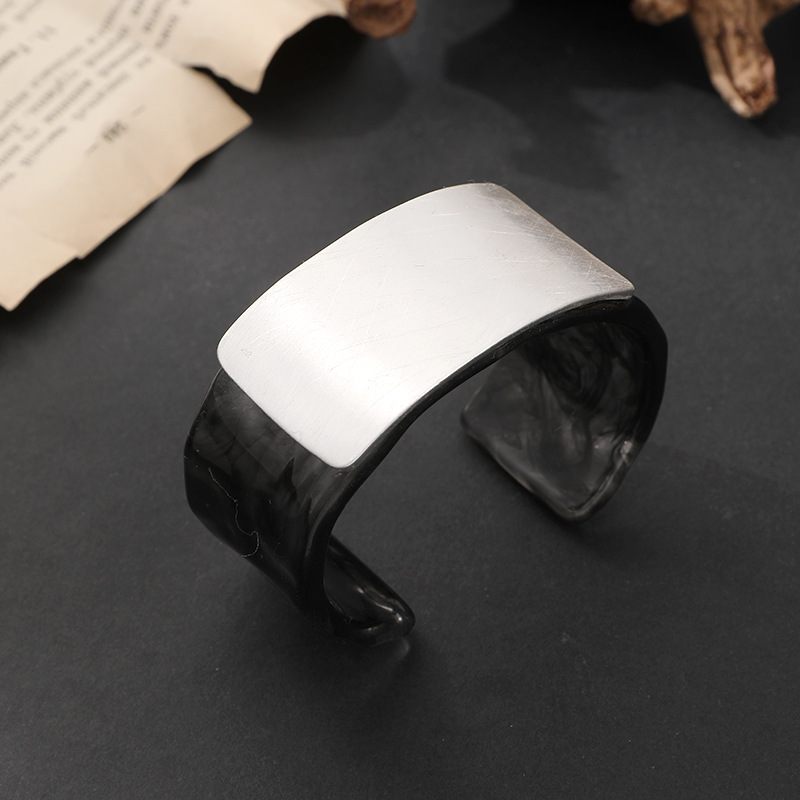 New cross-border retro resin metal spliced open bracelet, wide version fashionable foreign trade bracelet, exclusive for Europe and America pic 5