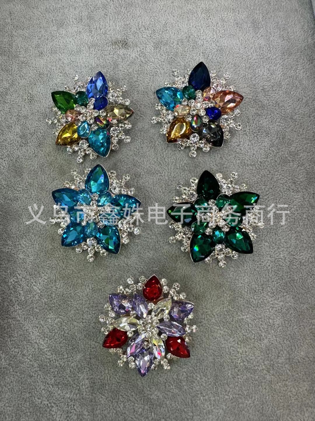 Alloy full diamond rose bouquet brooch, high-end Korean pearl pin, brooch and silk scarf for both purposes pic 11