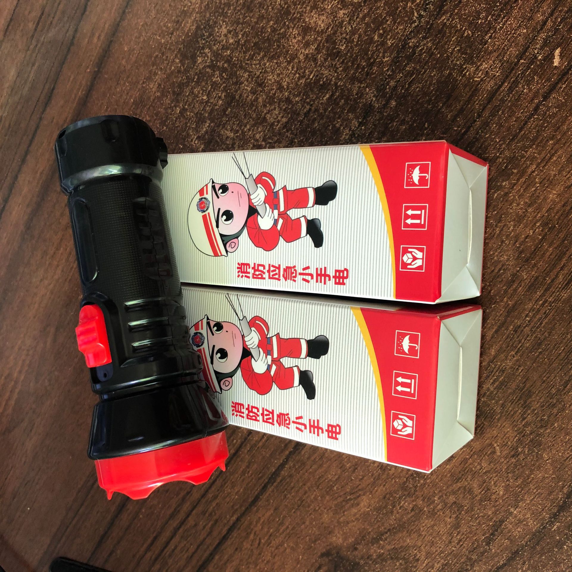 led fire-fighting flashlight, outdoor portable, high-power, rechargeable, specifically designed for emergency use in hotels and guesthouses pic 2