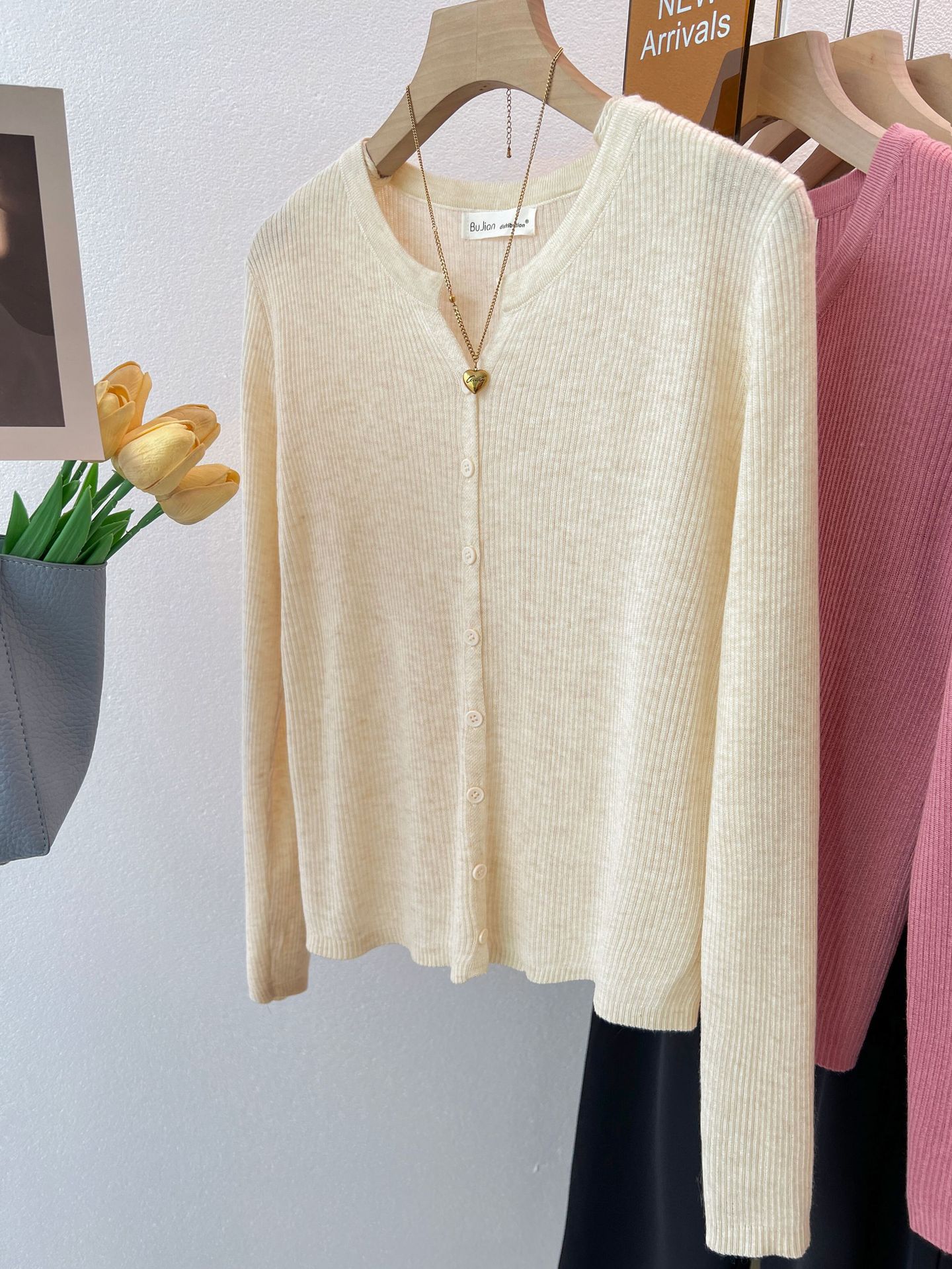 A short woolen cream-colored knitted coat for women, a long-sleeved cardigan for spring and autumn, and a chanel-style innerwear with a base layer pic 31
