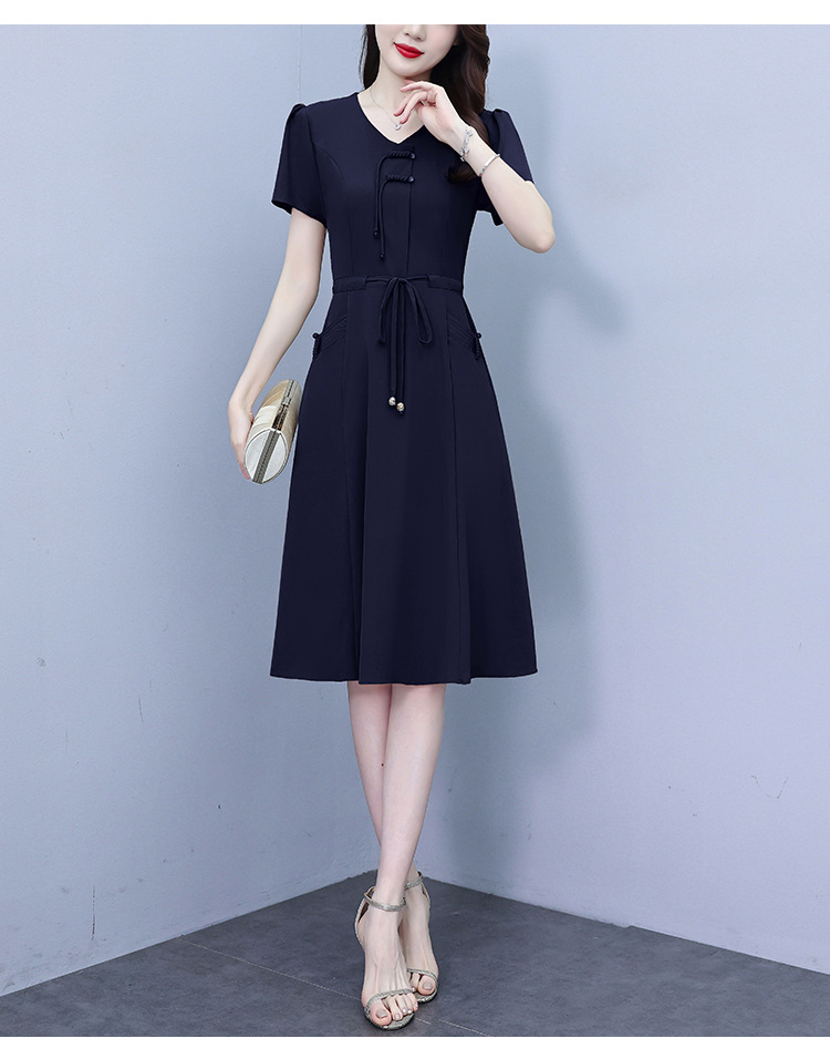 新中式V领连衣裙女2024夏季新款气质中长款收腰显瘦中年妈妈裙子详情24