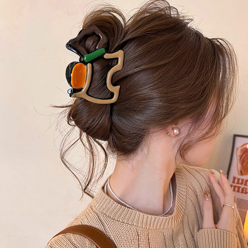High-end ~ Cute puppy color-blocking grab clip for women, high-end shark clip at the back of the head, 2024 new style hair clip pic 8