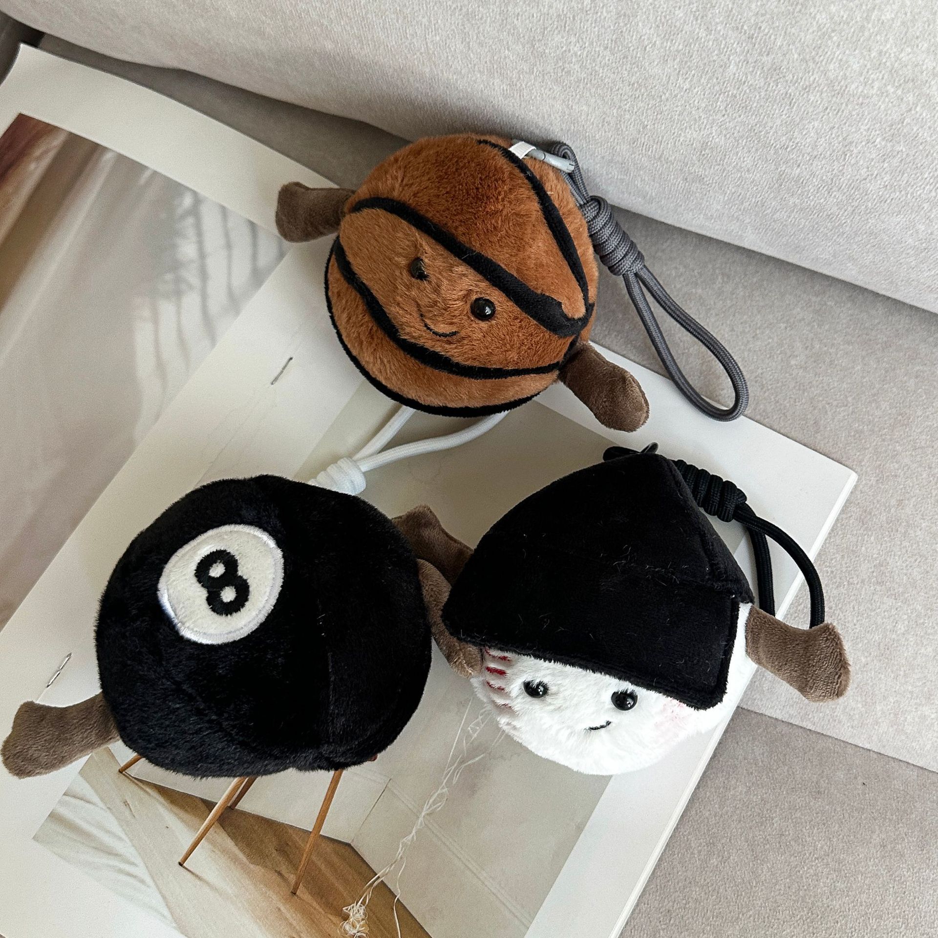 网红同款羽毛球毛绒公仔摆件玩偶趣味可爱宝宝安抚创意篮球足球详情10