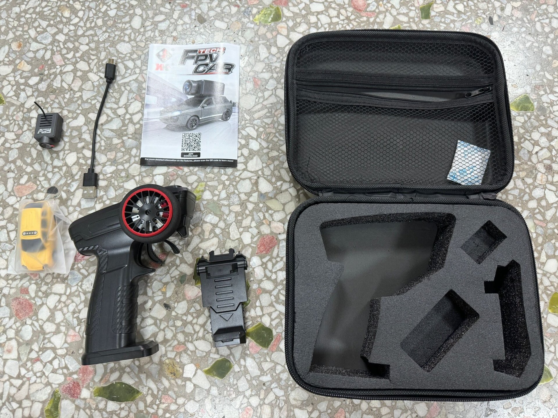 Трансграничная vivire 6401FPV 1 телеуправляемая тележка 1:64, камера 2.4G, управляющая маленькой машинкой pic 1