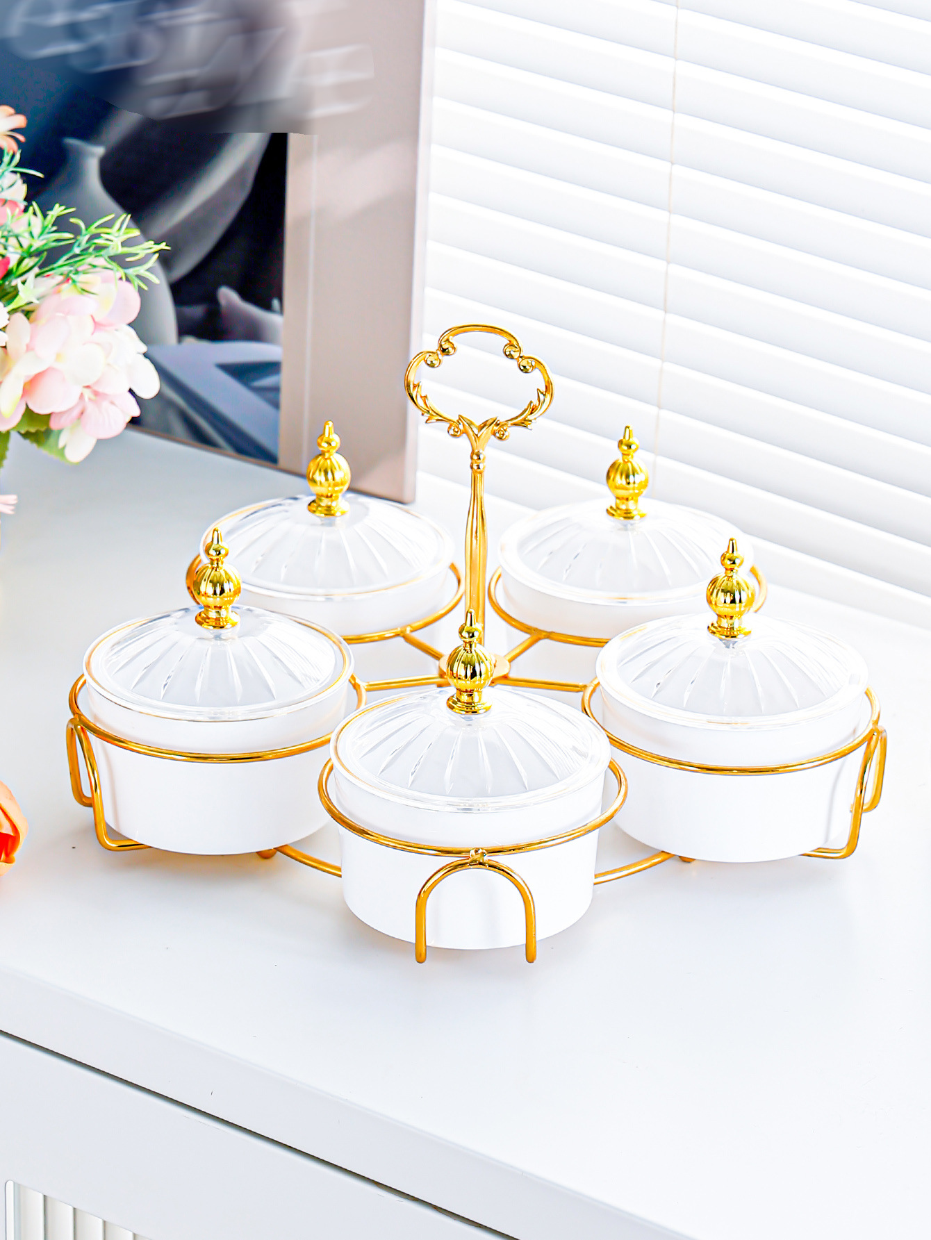 北欧干果碟零食盘小吃碟透明圆形水果盘点心分格盘铁艺带盖盒详情17