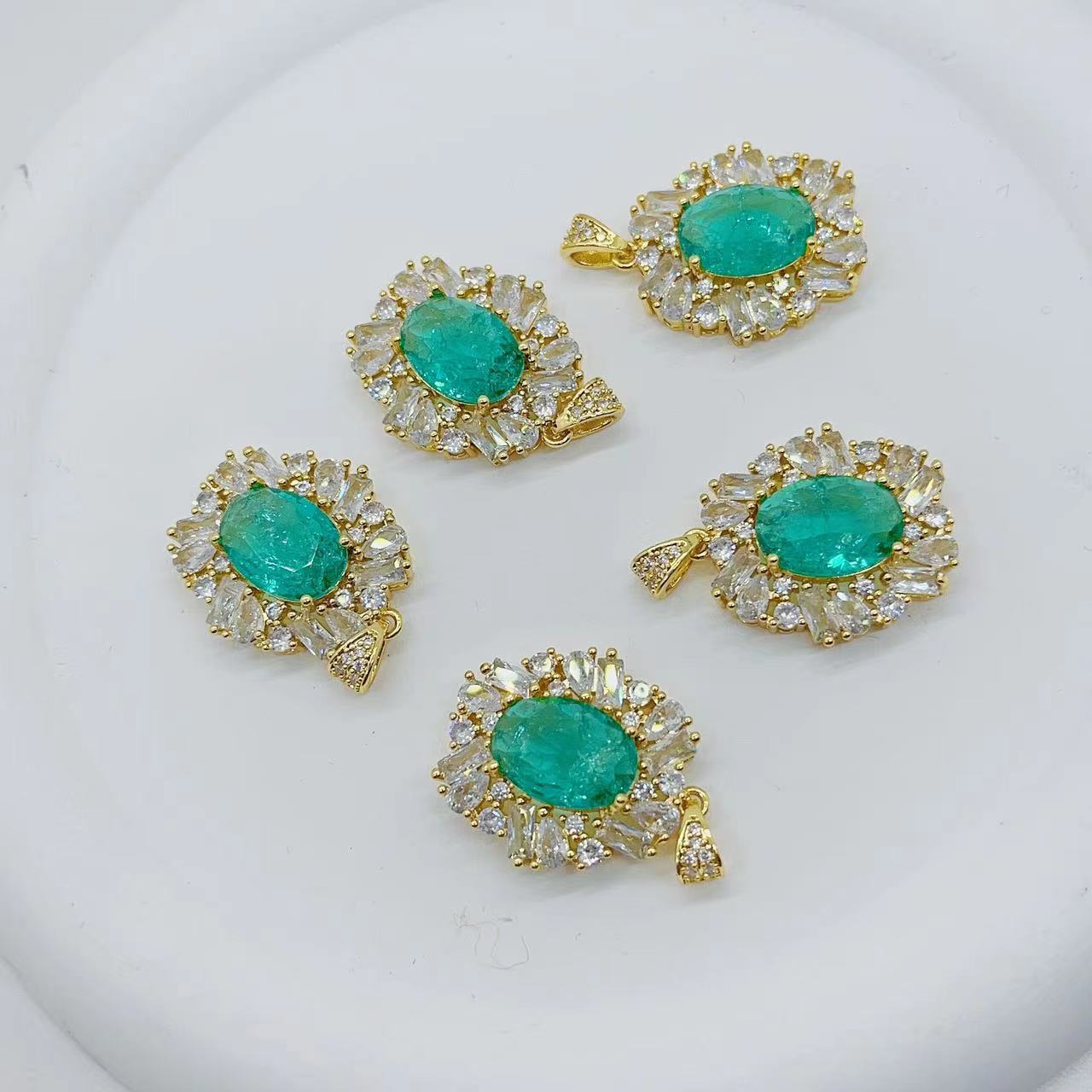 European and American cross-border fashion emerald oval light luxury cold style, niche copper-plated 18K gold versatile accessory pic 1