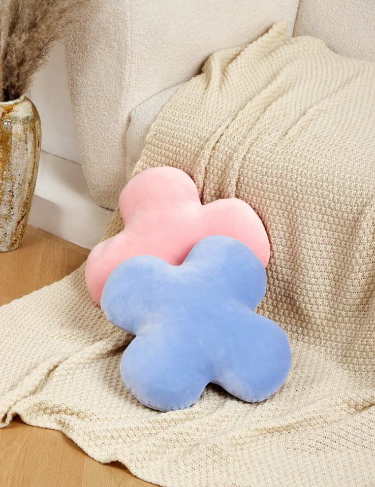 可爱心形抱枕被毛绒沙发靠垫床上头抱枕午睡护腰靠背垫汽车用坐垫详情17