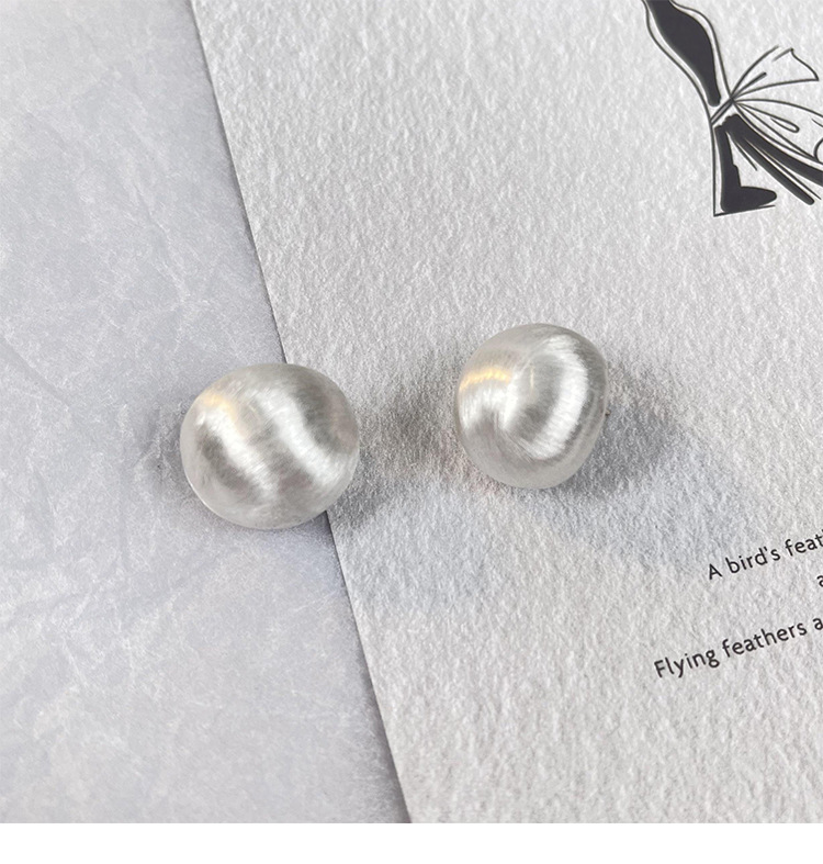 秋冬新款复古简约通勤设计小众气质感耳饰拉丝耳环磨砂圆球耳钉女详情2