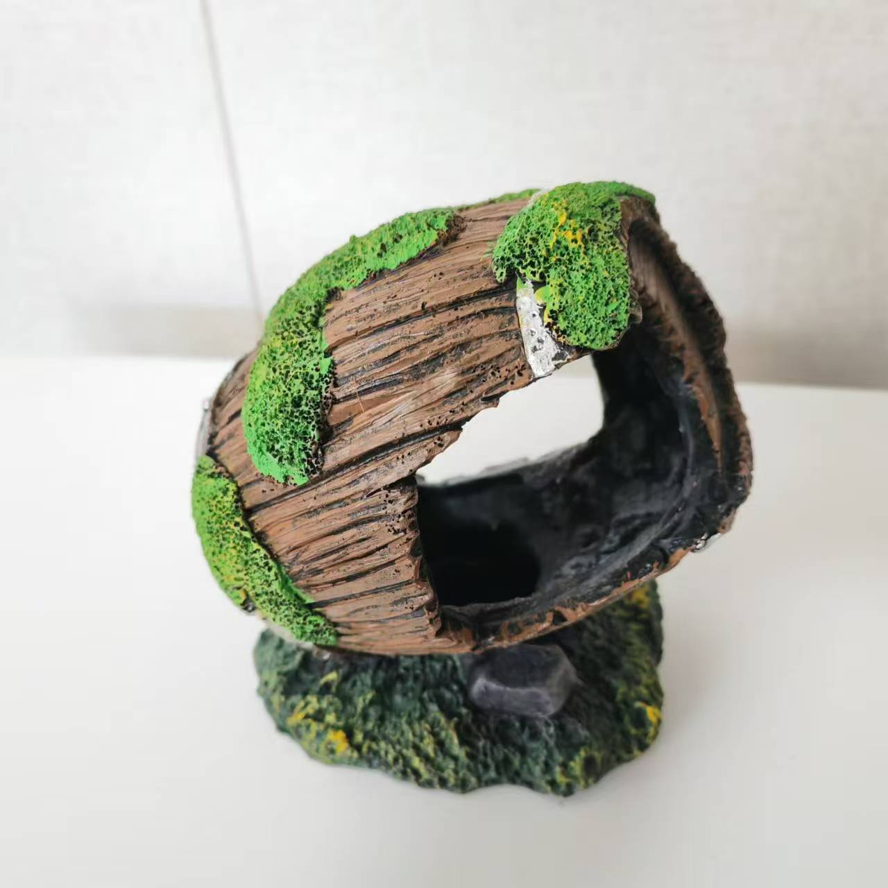 新款鱼缸装饰躲避洞穴水族箱摆设虾屋慈鲷虾窝躲藏屋空心仿真酒桶详情1