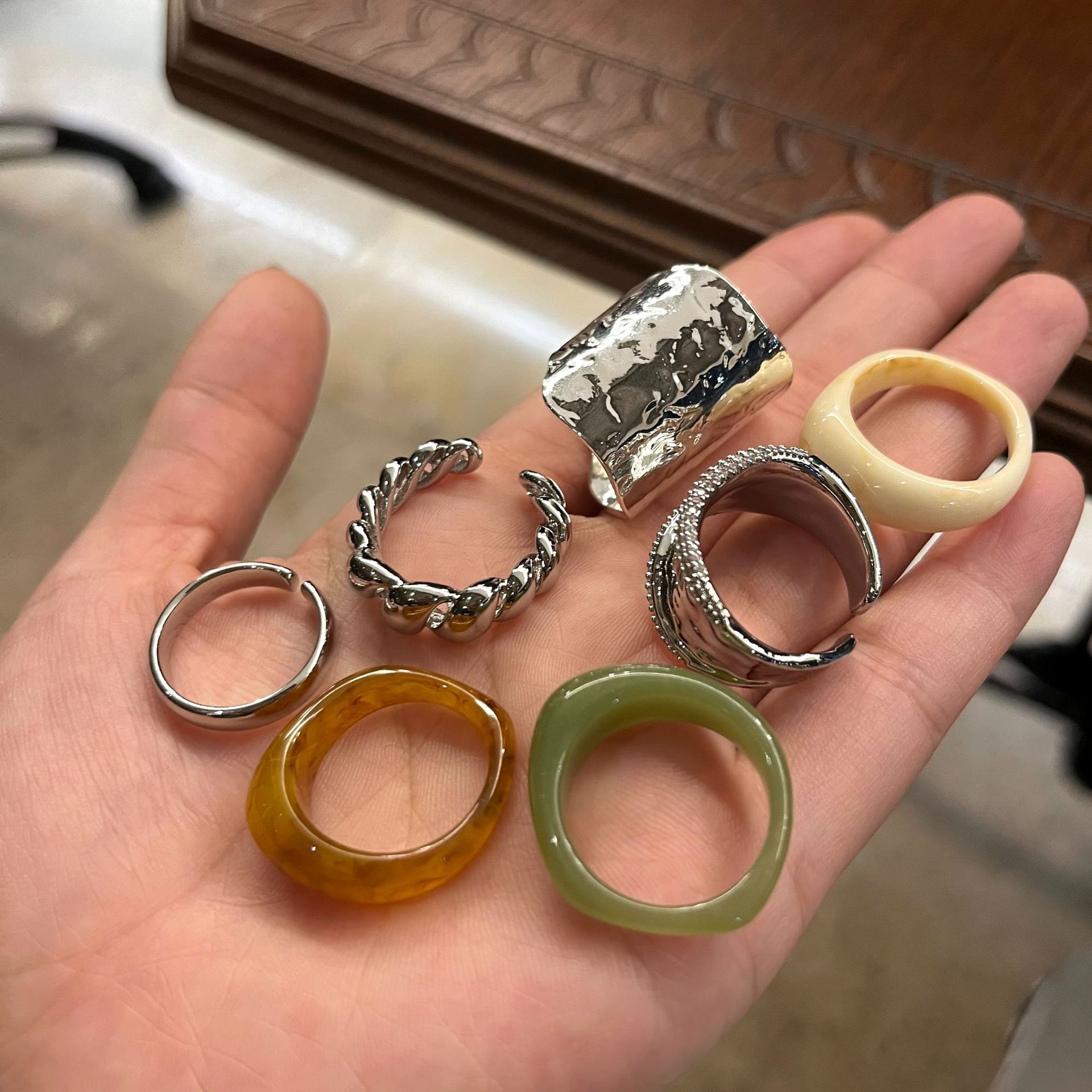 A niche and unique irregular-shaped resin ring with a cold opening shows off. The open copper electroplated ring pairs well with a versatile ring for women pic 16