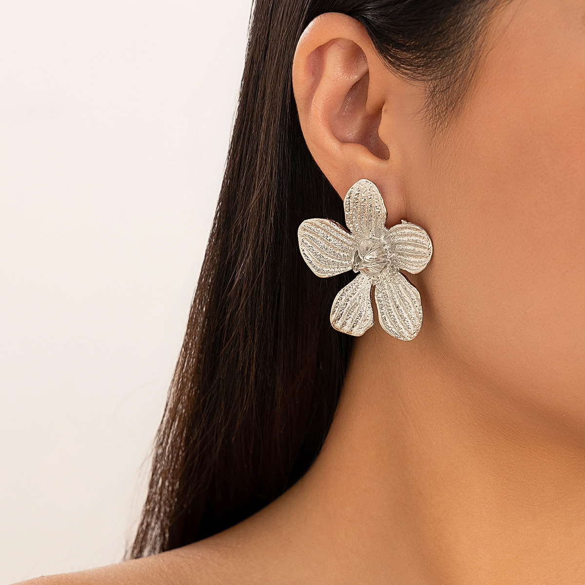 European and American cross-border accessories retro cold style leaf stud earrings fashionable design sense metal flower earrings earrings pic 38