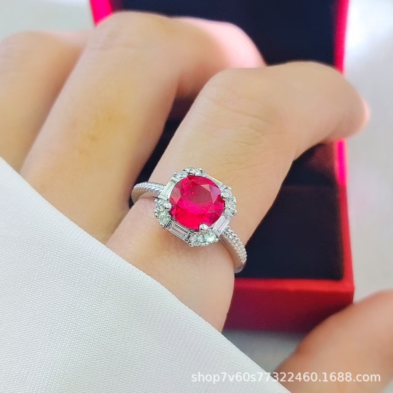 热卖珠宝首饰2克拉圆形培育鸽血红红宝石开口戒指女时尚彩宝戒指详情16