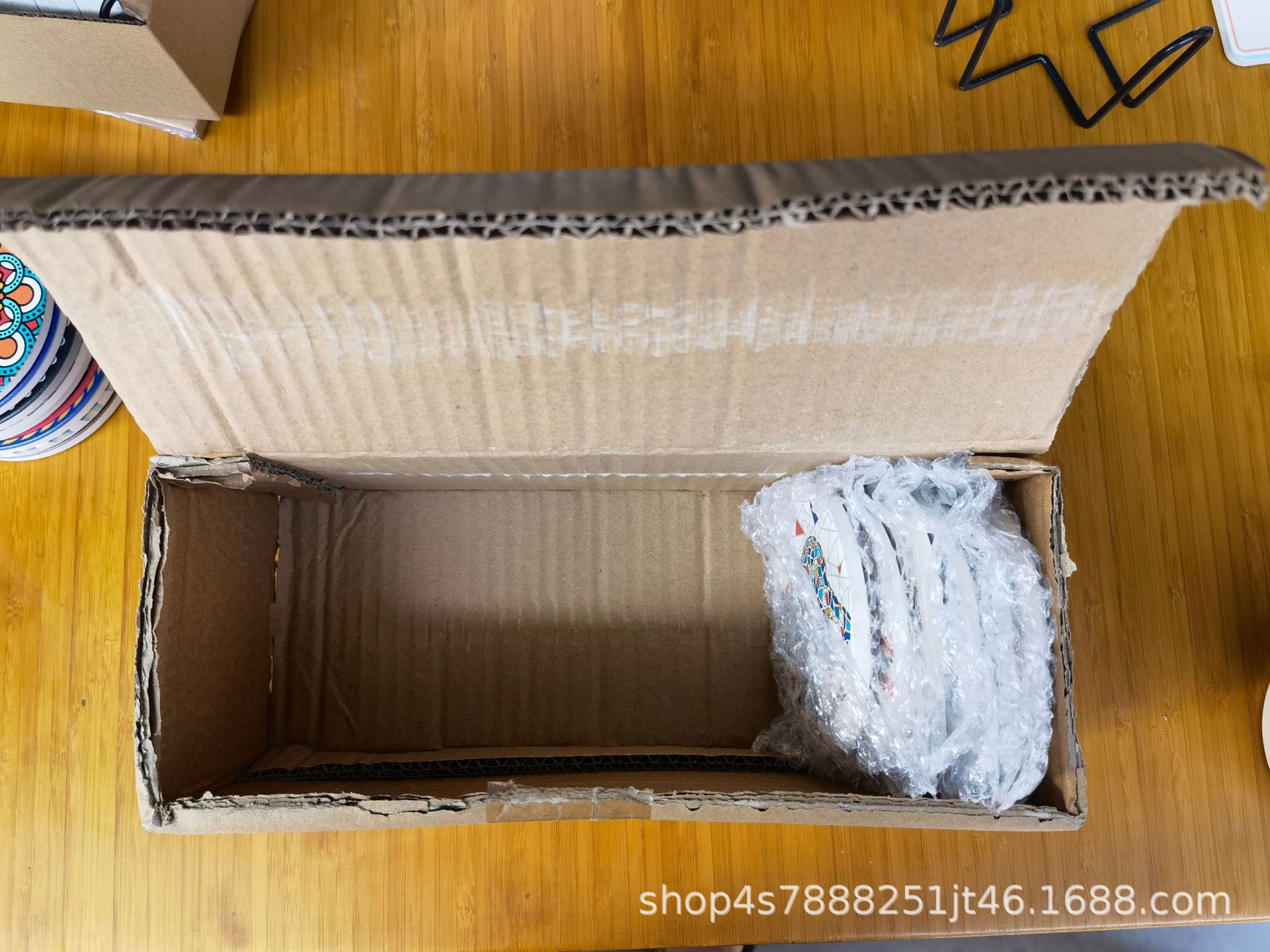 源头工厂陶瓷杯垫圆形方形白坯定制浮雕吸水软木汽车杯垫隔热锅垫详情24