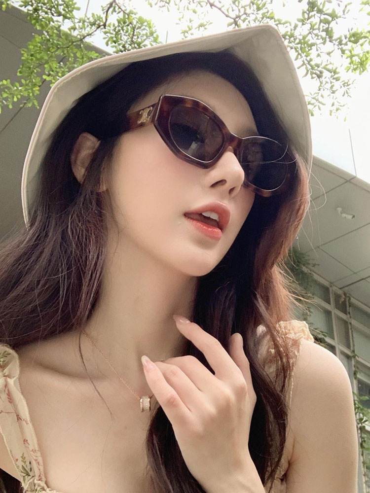 Retro triumph snow sunglasses for women, a new type of high-end oval angular sunglasses for sun protection and shading pic 3