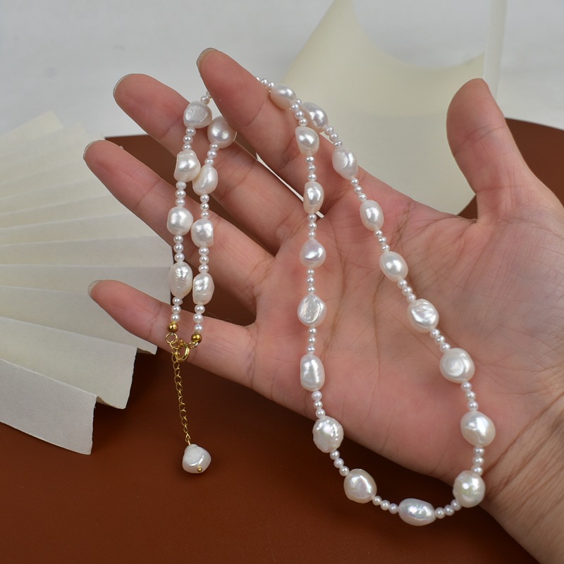 This natural-shaped pearl necklace with an extended design is a versatile and luxurious Baroque pearl sweater chain that exudes a sense of sophistication pic 8