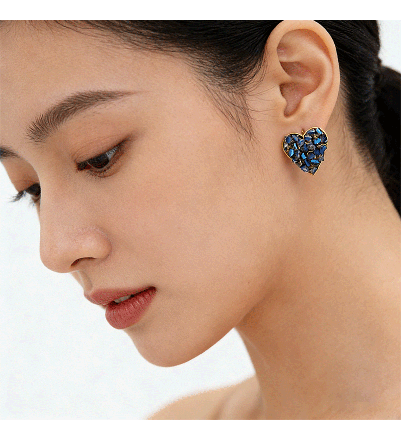 Hyacinth925 Silver Needle Designer Deep Sea Blue Ultra-beautiful Fine Sparkling cold Style natural crystal heart-shaped stud earrings pic 9