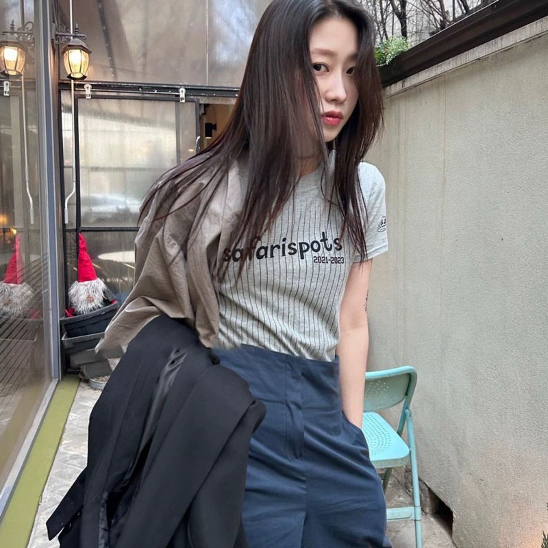 韩国小众潮流休闲运动风33号前后印花竖条字母显瘦正肩短袖T恤女详情11