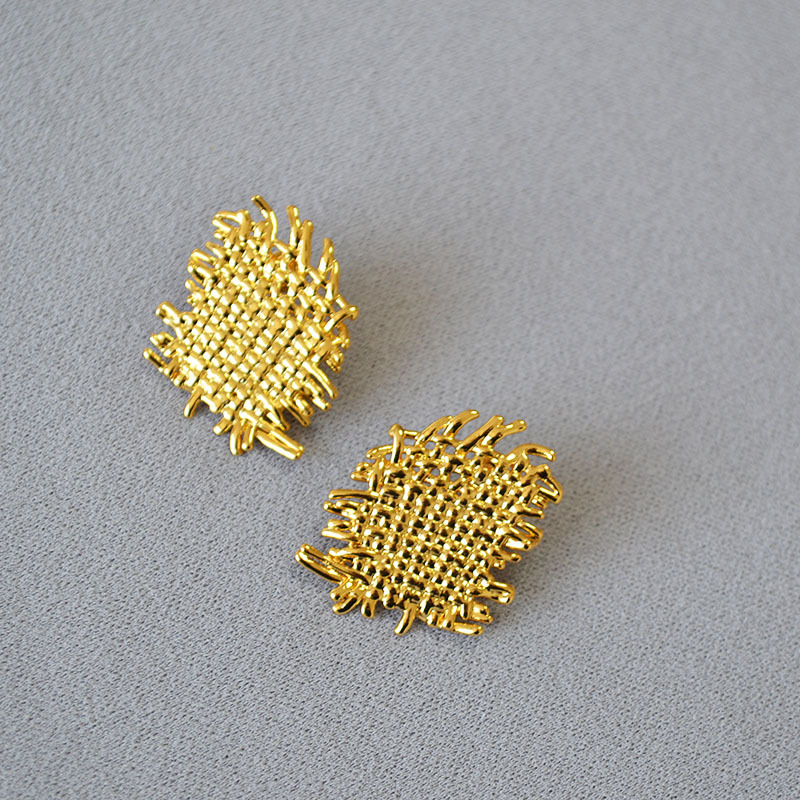 新春彩蛋清仓特价回馈欧美复古小众设计黄铜镀金个性气质耳钉耳饰详情8