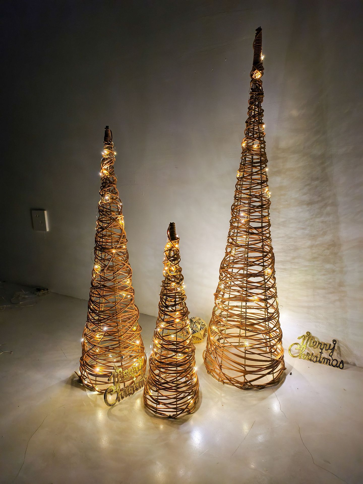 Cross-border Christmas ornaments with lights, led Christmas tree decorations, holiday Christmas supplies, gold powder luminous spires pic 2
