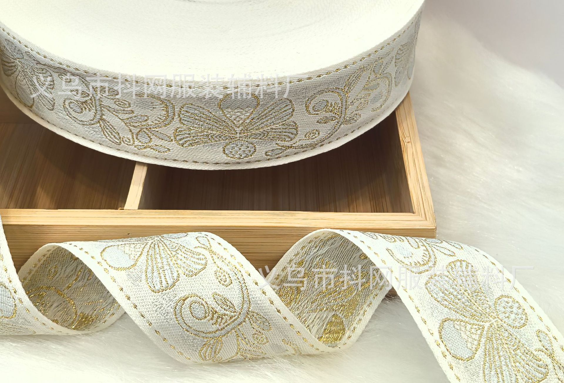 3.5-4cm白底金丝民族风织带手工diy蝴蝶结织带演出服装辅料批发详情12