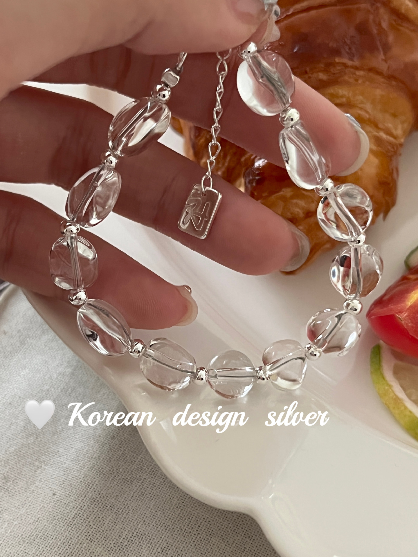 韩国Ins风设计银饰品批发 S925纯银随形白水晶手链叠戴简约气质女详情5