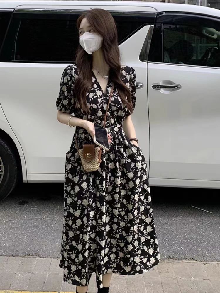 女装2024夏款碎花连衣裙过膝长款收腰显瘦V领高级感风短袖连衣裙详情13