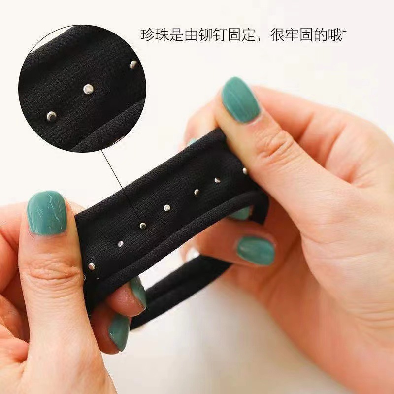 The new pearl hair band and towel band from Dongdaemun, South Korea, are simple and versatile. It also features a hair tie and a rubber band pic 3
