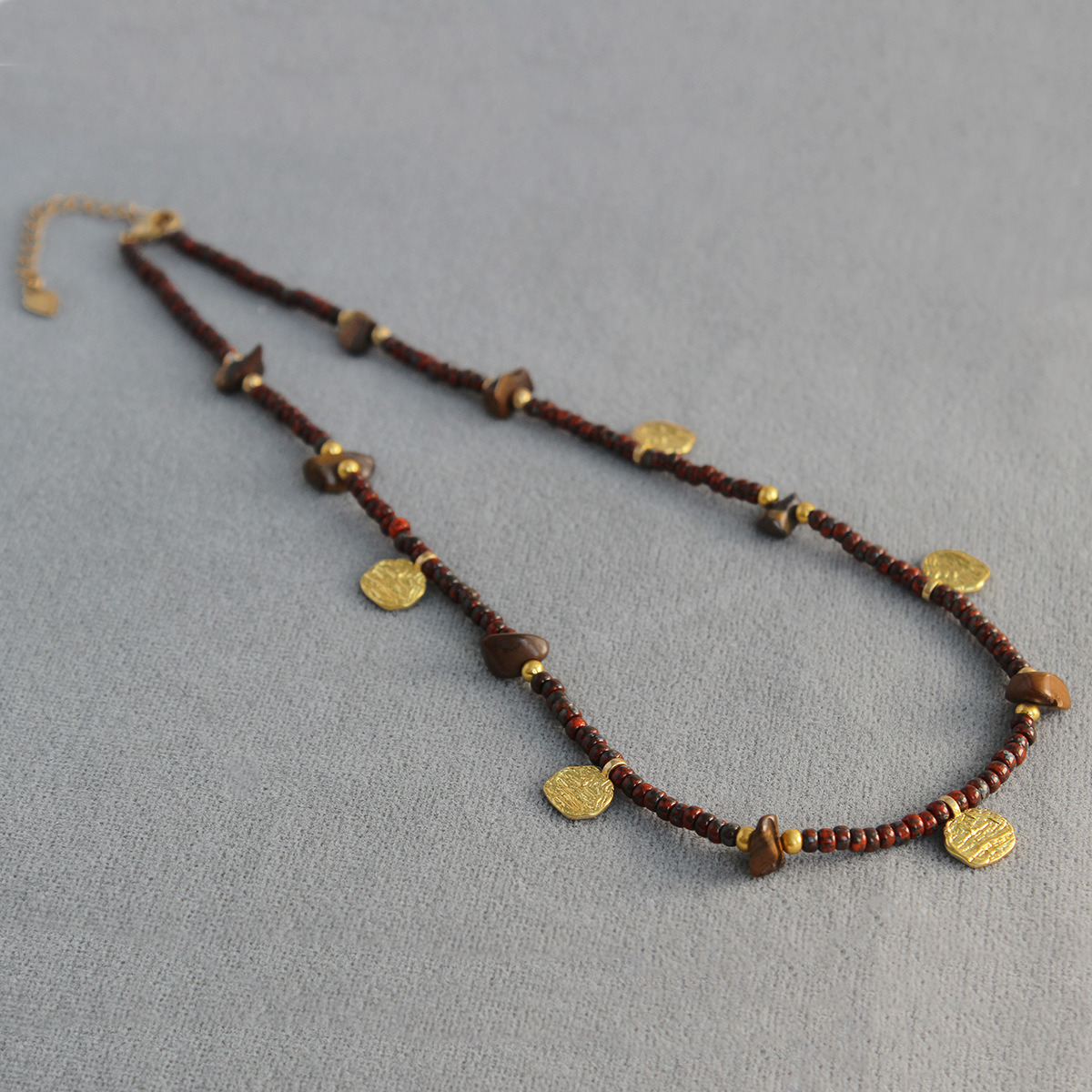 WENS雕刻纹理吊坠项链 跨年款法式复古小众设计高级感红珠毛衣链详情6