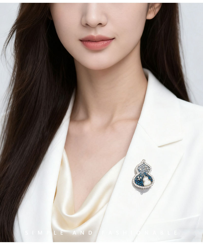 国潮冰蓝渐变水晶葫芦胸针高级感铜合金天然贝母微镶锆石别针胸花详情14