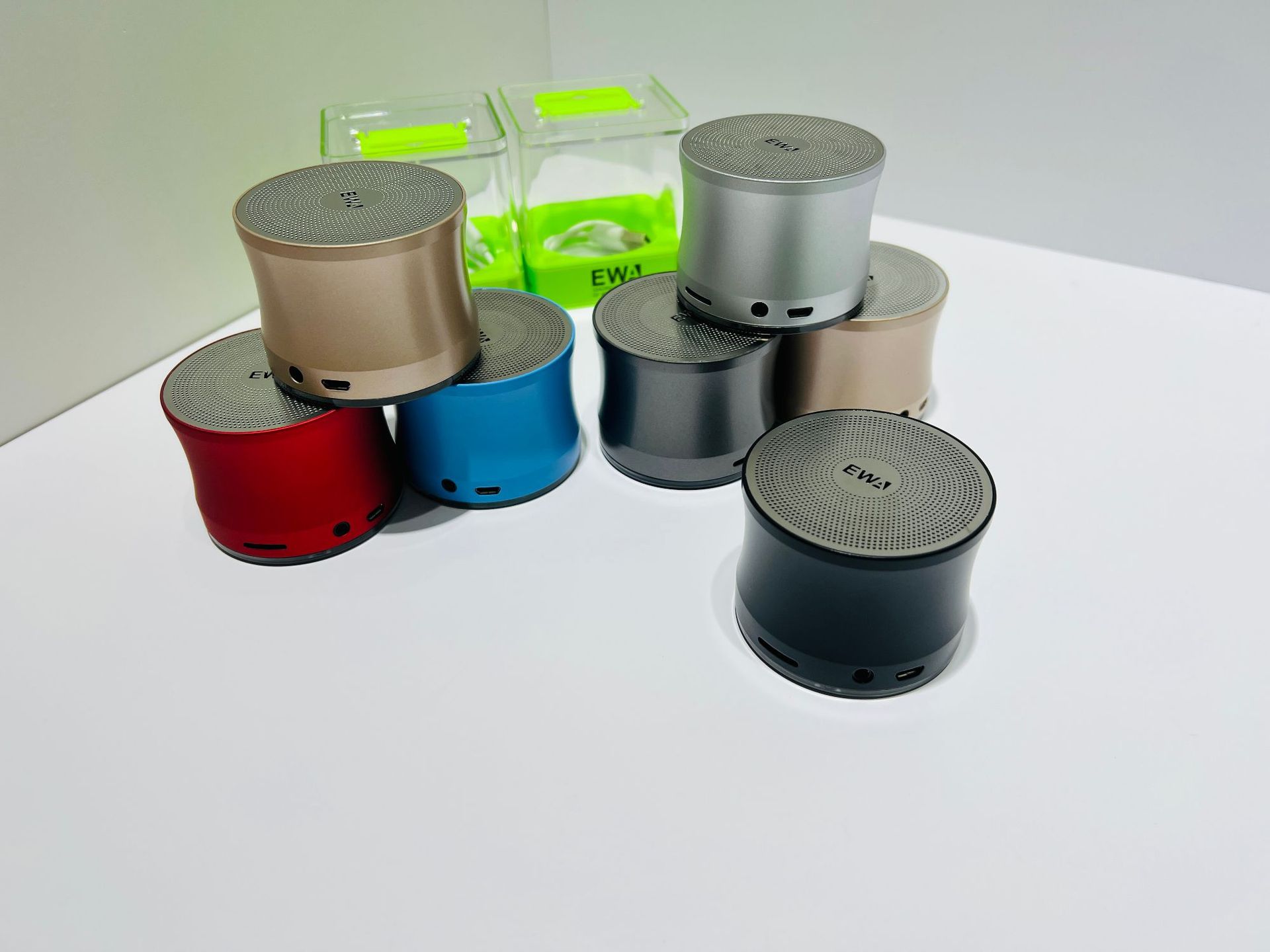 EWA-A109Pro Subwoofer outdoor car communication Bluetooth speaker with TF card insertion, TWS factory direct sale pic 27