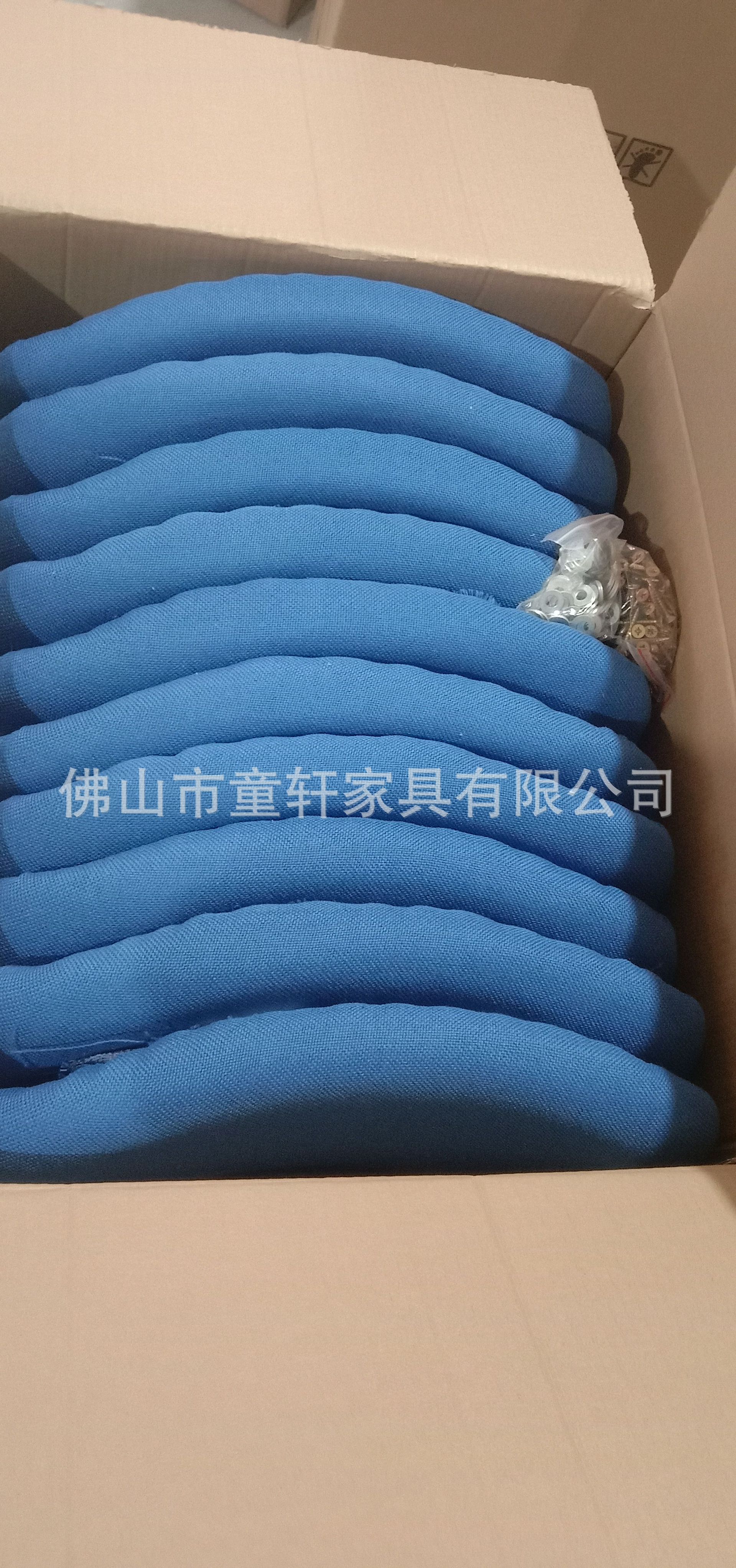 Foshan manufacturer wholesals foreign trade office chairs, fabric four-legged training chairs with writing boards and armless conference seats pic 39