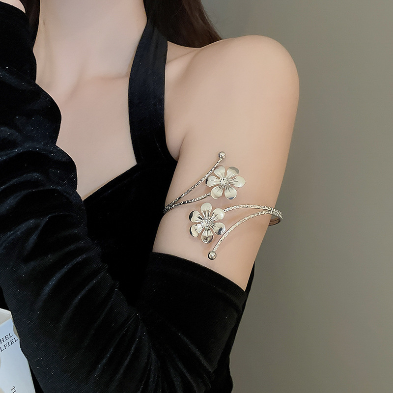 Cross-border European and American open armband bracelet, high-end, niche, versatile bracelet, exaggerated, individual and fashionable jewelry for women wholesale pic 29
